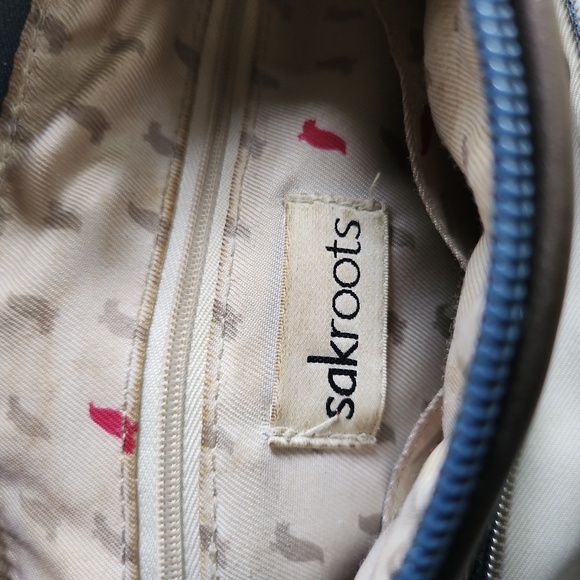 Sakroots Artists Circle blue and white coated canvas crossbody handbag - Picture 16 of 16